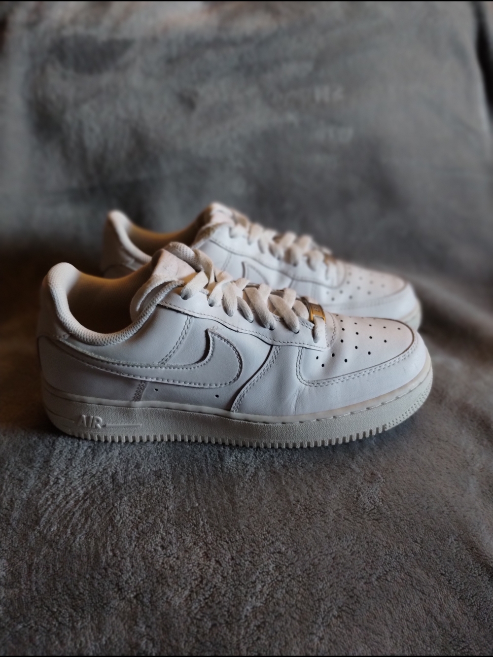 Nike Air Force 1 '07 Triple White Women's 8.5 Leather Sneakers